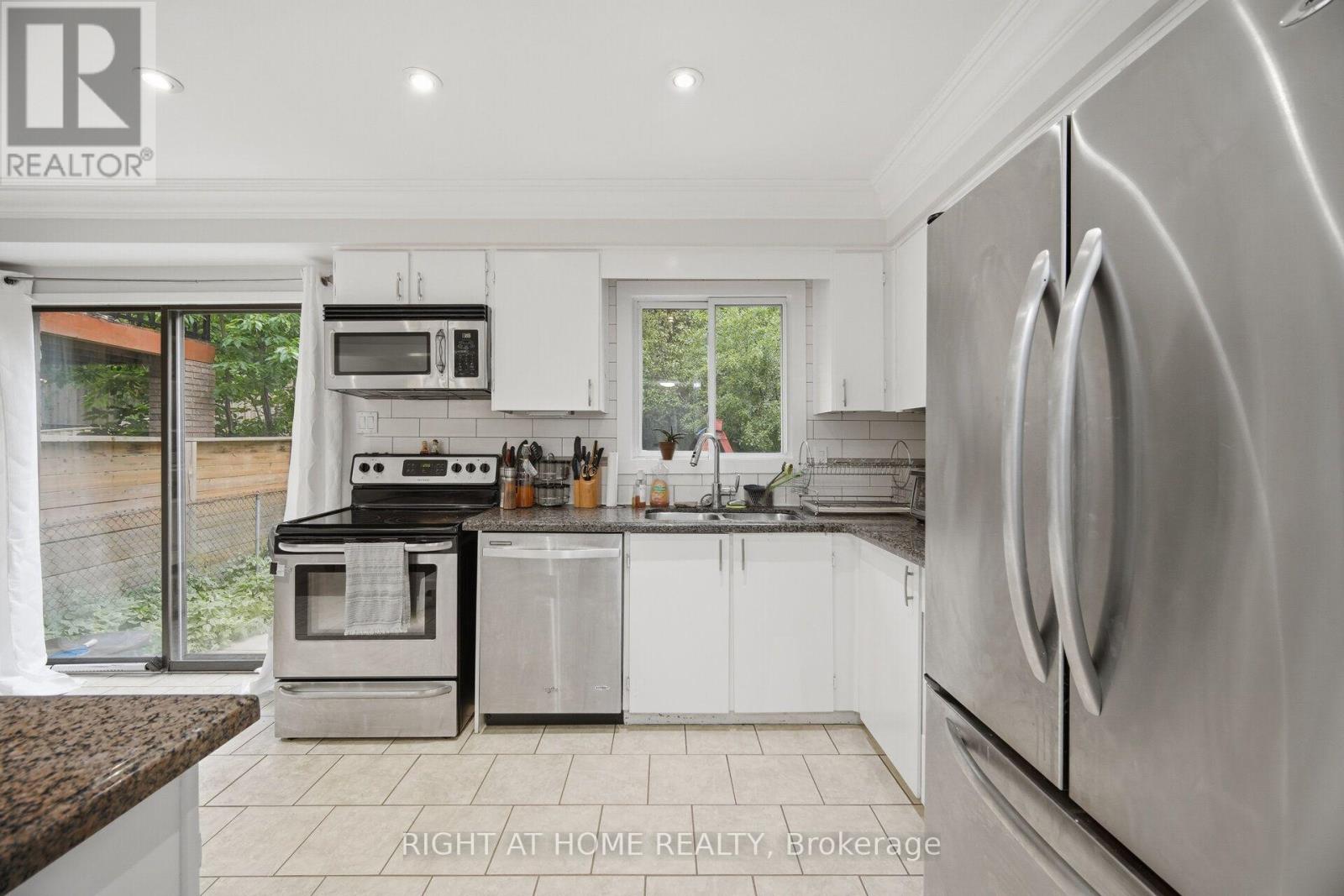 121 Bob O'link Avenue, Vaughan, Ontario  L4K 1H1 - Photo 10 - N13586930