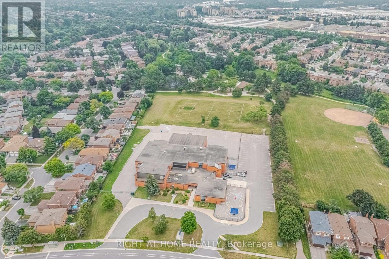 121 Bob O'link Avenue, Vaughan, Ontario  L4K 1H1 - Photo 40 - N13586930