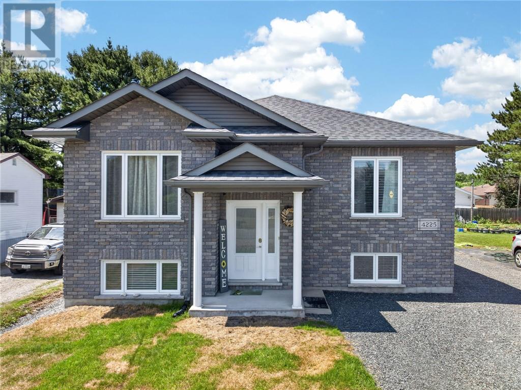 4225 Frost Avenue, Hanmer, Ontario  P3P 1E3 - Photo 2 - 2129046