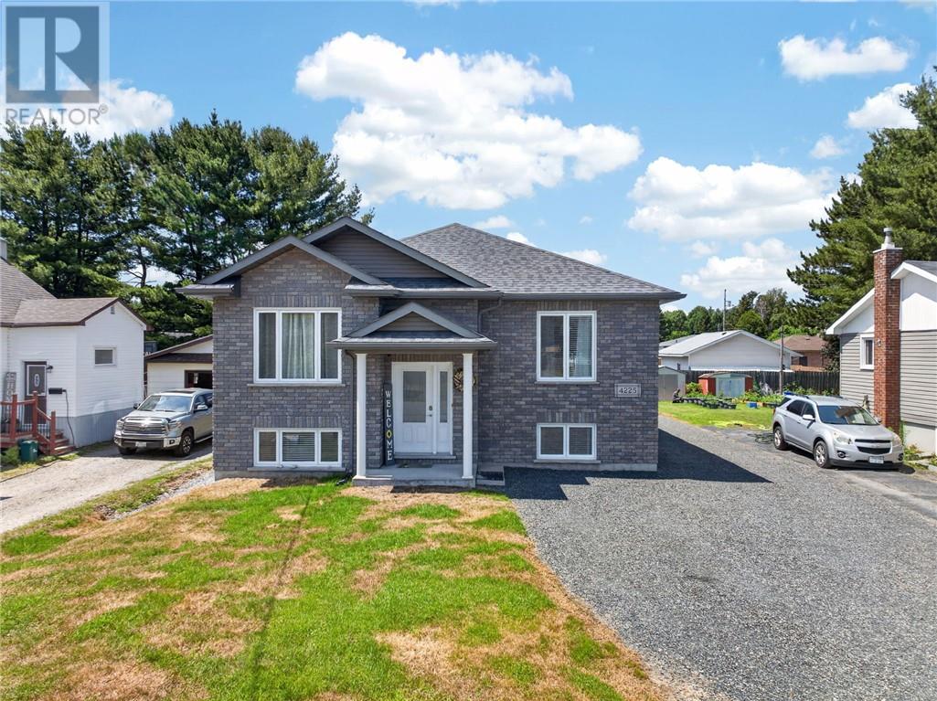 4225 Frost Avenue, Hanmer, Ontario  P3P 1E3 - Photo 5 - 2129046