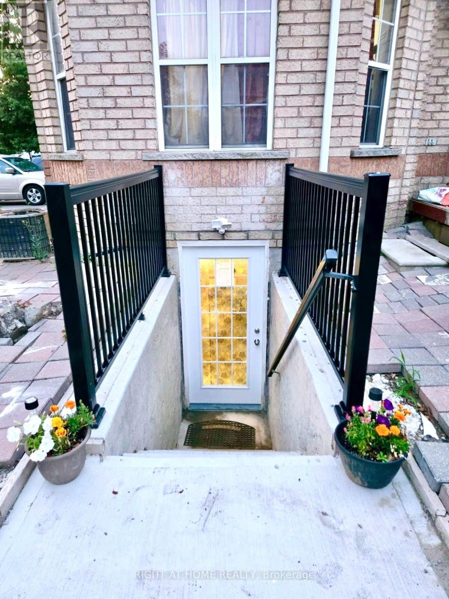 B - 55 Velvet Grass Lane, Brampton, Ontario  L6R 1W1 - Photo 10 - W13586876