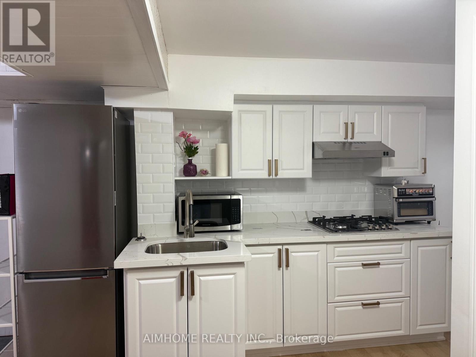 #3 Room - 72 La Rose Avenue, Toronto, Ontario  M9P 1B1 - Photo 7 - W13586888