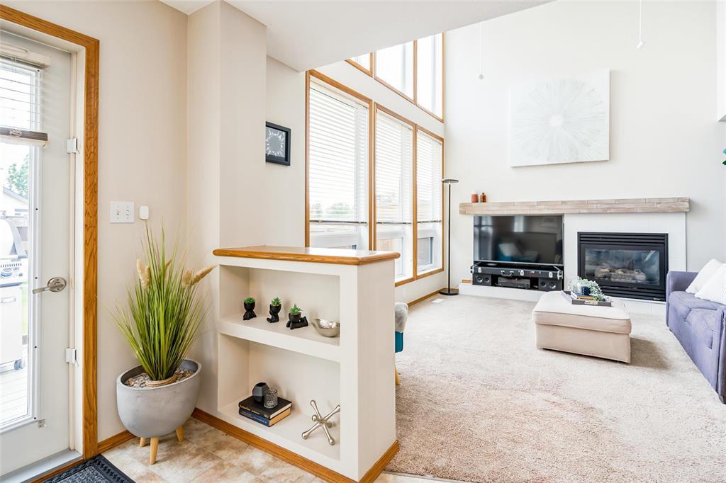 91 Braswell Bay, Winnipeg, Manitoba R3X 2C9 - Photo 1 - 202617193