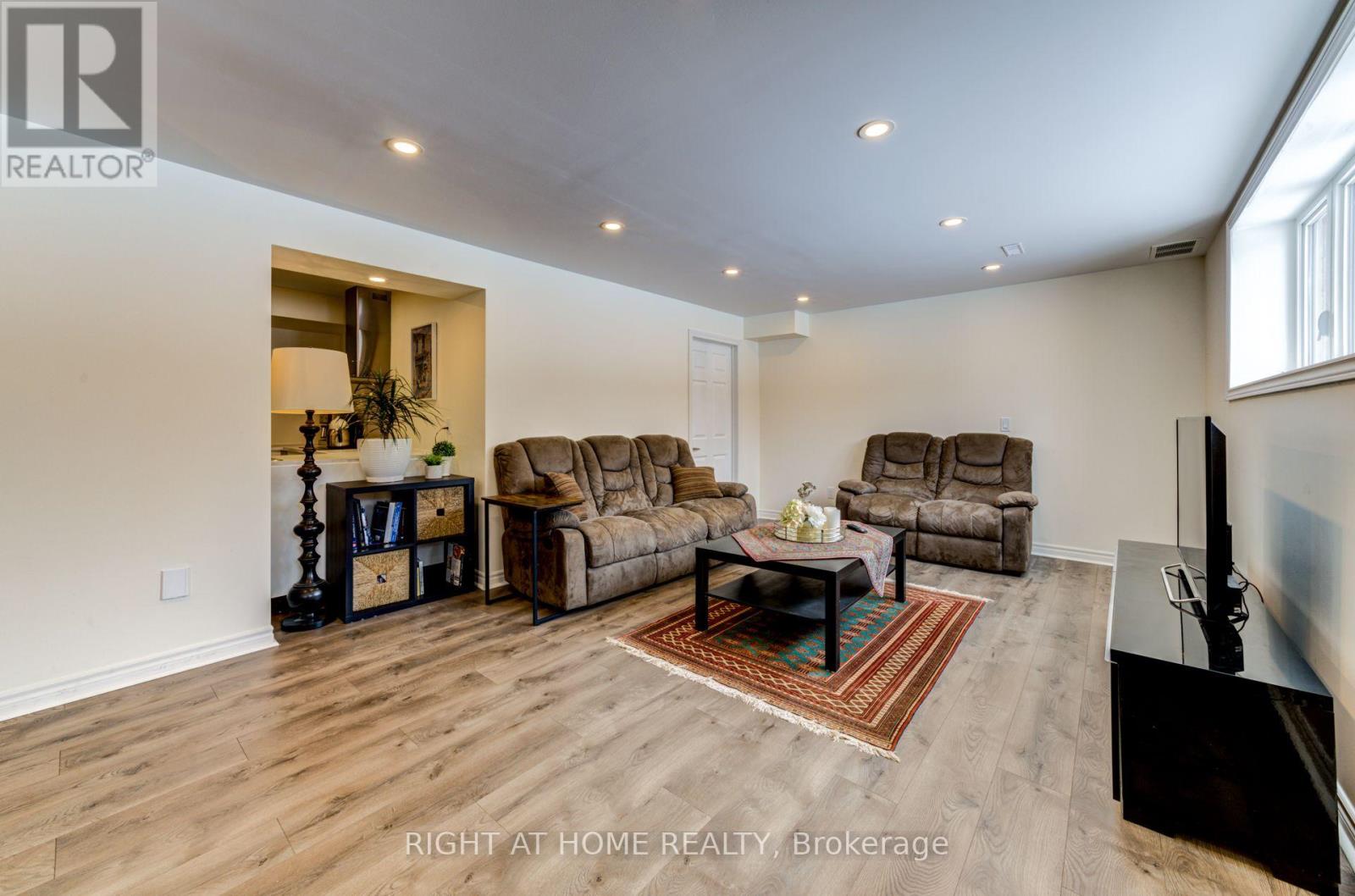 74 Royal Park Boulevard, Barrie, Ontario L4N 6M7 - Photo 28 - S13587016