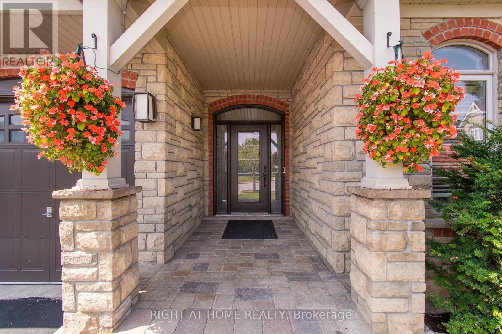 74 Royal Park Boulevard, Barrie, Ontario L4N 6M7 - Photo 3 - S13587016