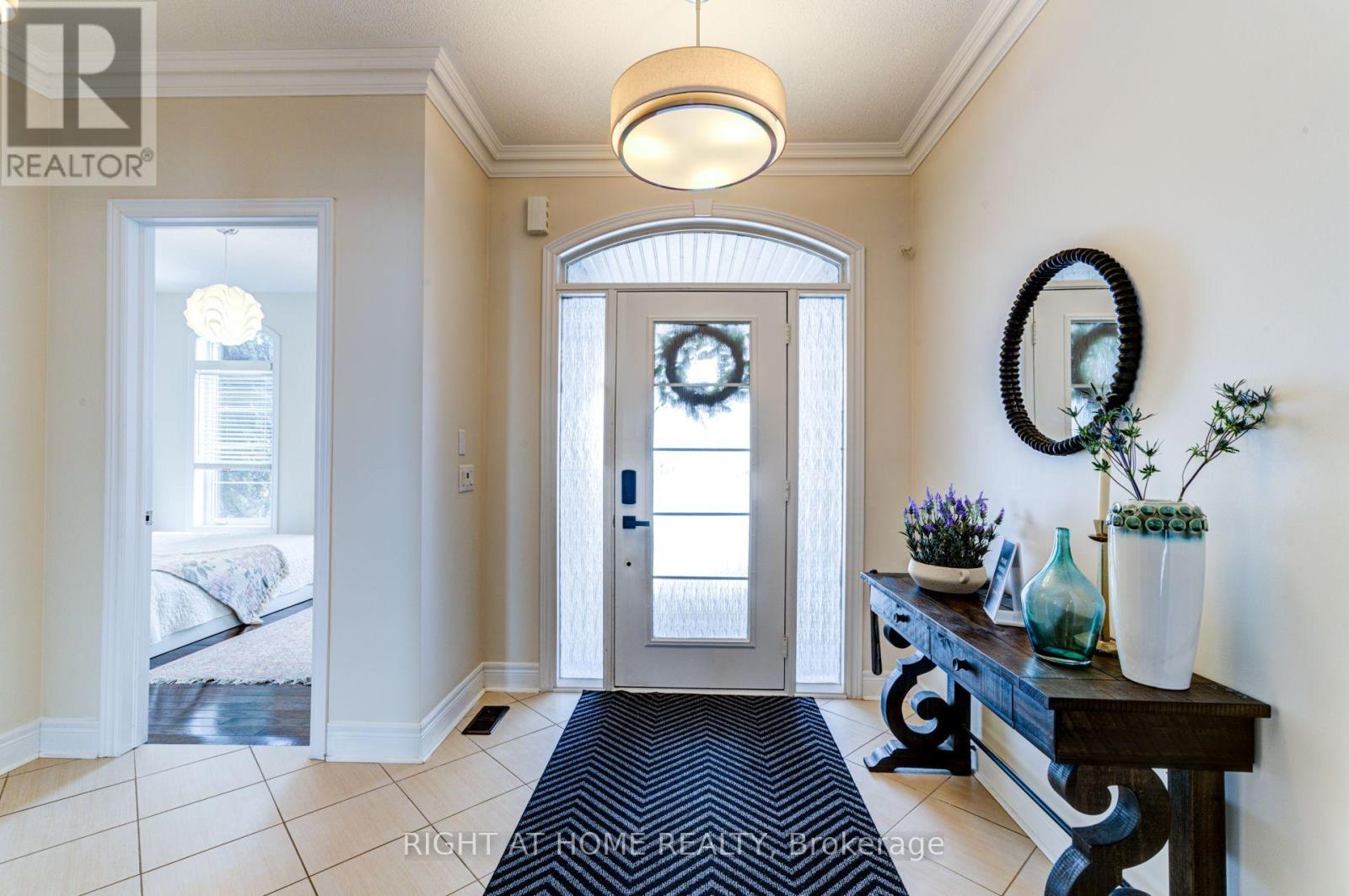 74 Royal Park Boulevard, Barrie, Ontario L4N 6M7 - Photo 4 - S13587016