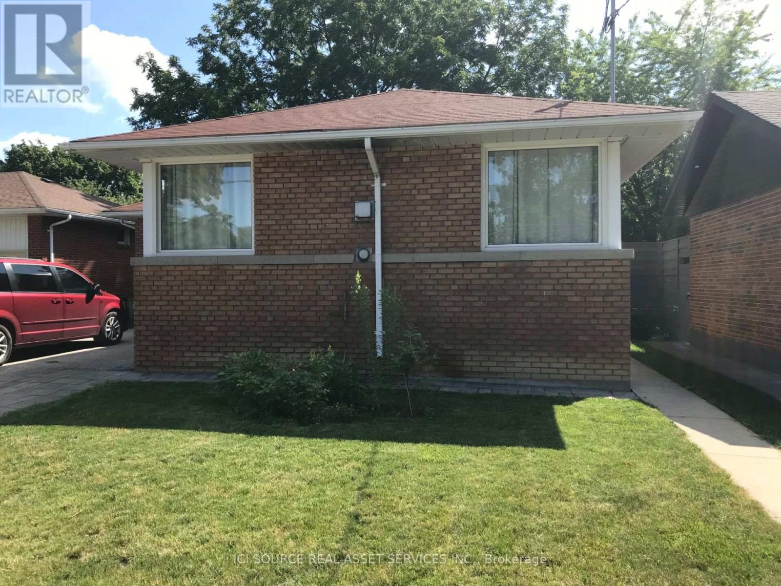 LOWER LEVEL - 69 PAULART DRIVE, Toronto (Islington-City Centre West)