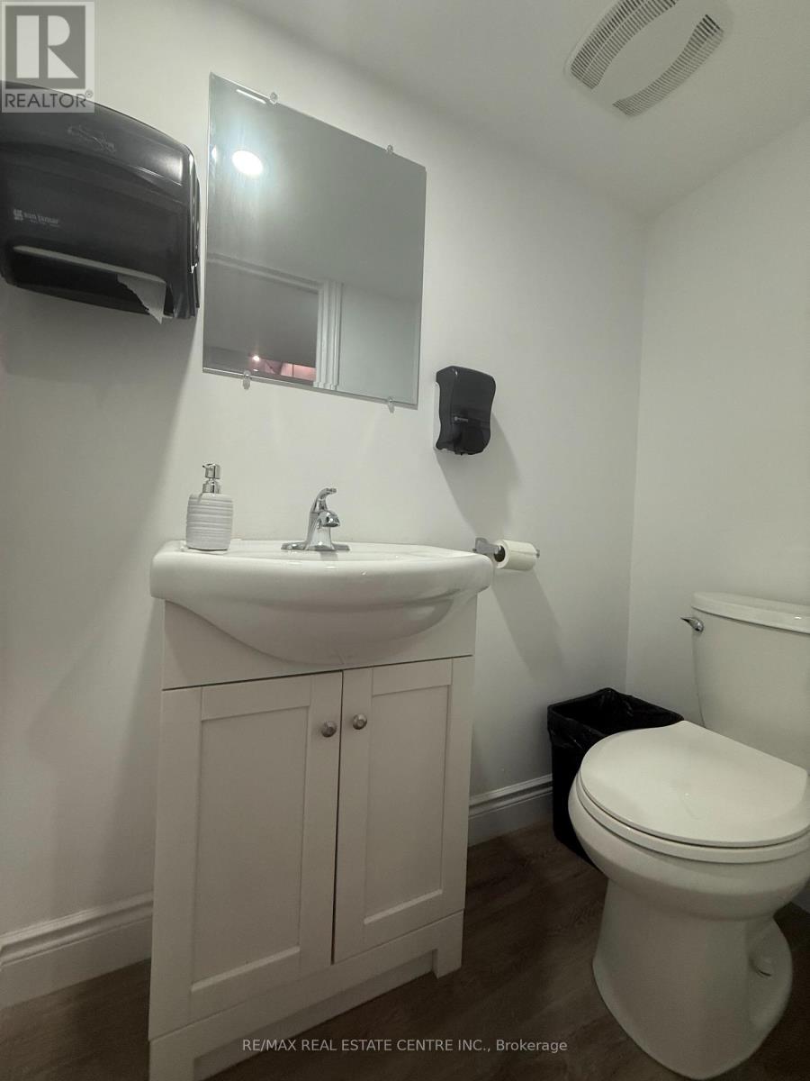 Upper - 214 Kenilworth Avenue N, Hamilton, Ontario  L8H 4S2 - Photo 17 - X13586996