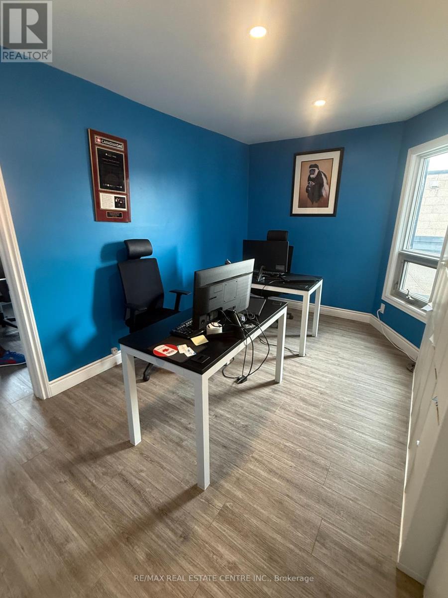 Upper - 214 Kenilworth Avenue N, Hamilton, Ontario  L8H 4S2 - Photo 4 - X13586996