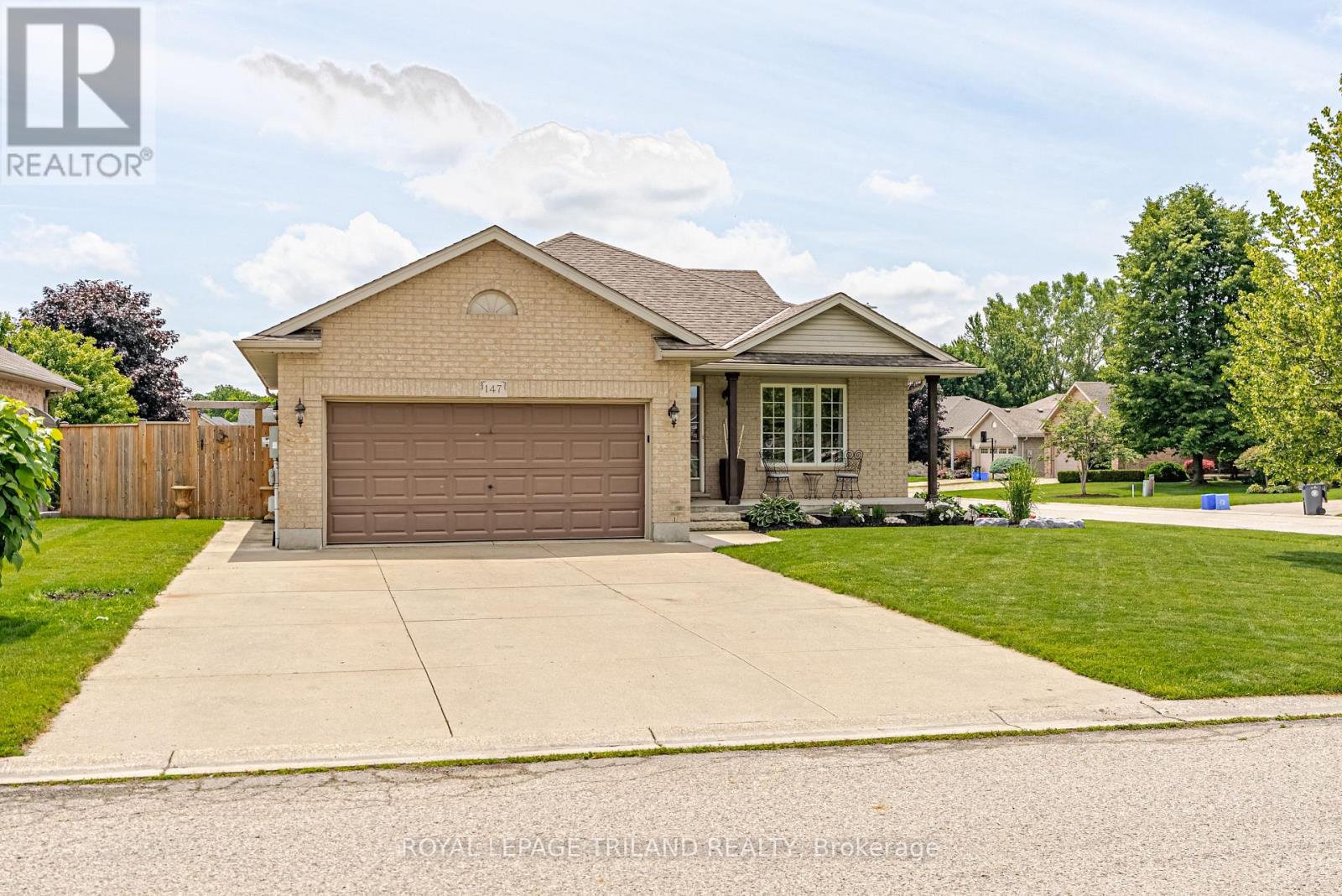 147 Plymouth Court, Central Elgin (Belmont), Ontario  N0L 1B0 - Photo 2 - X13501852