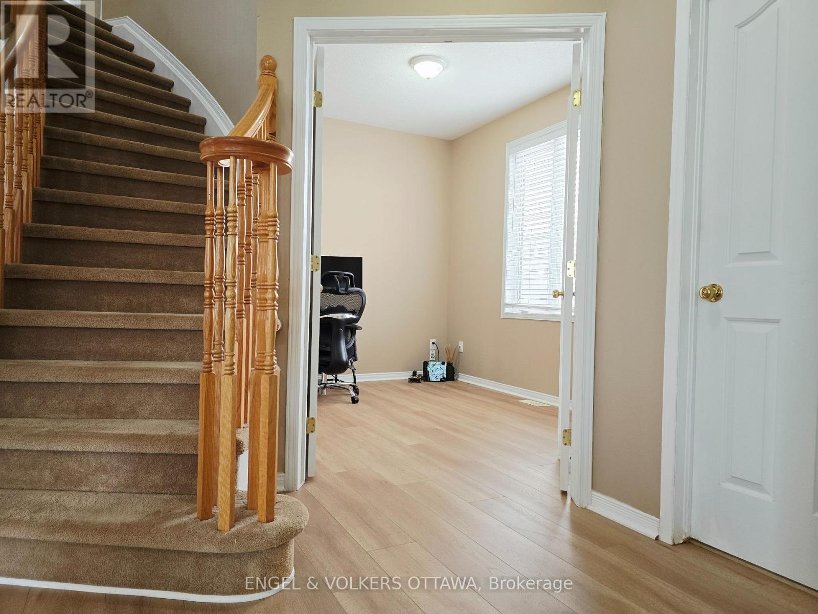166 Macara Crescent, Ottawa, Ontario  K2K 0C9 - Photo 9 - X13540974