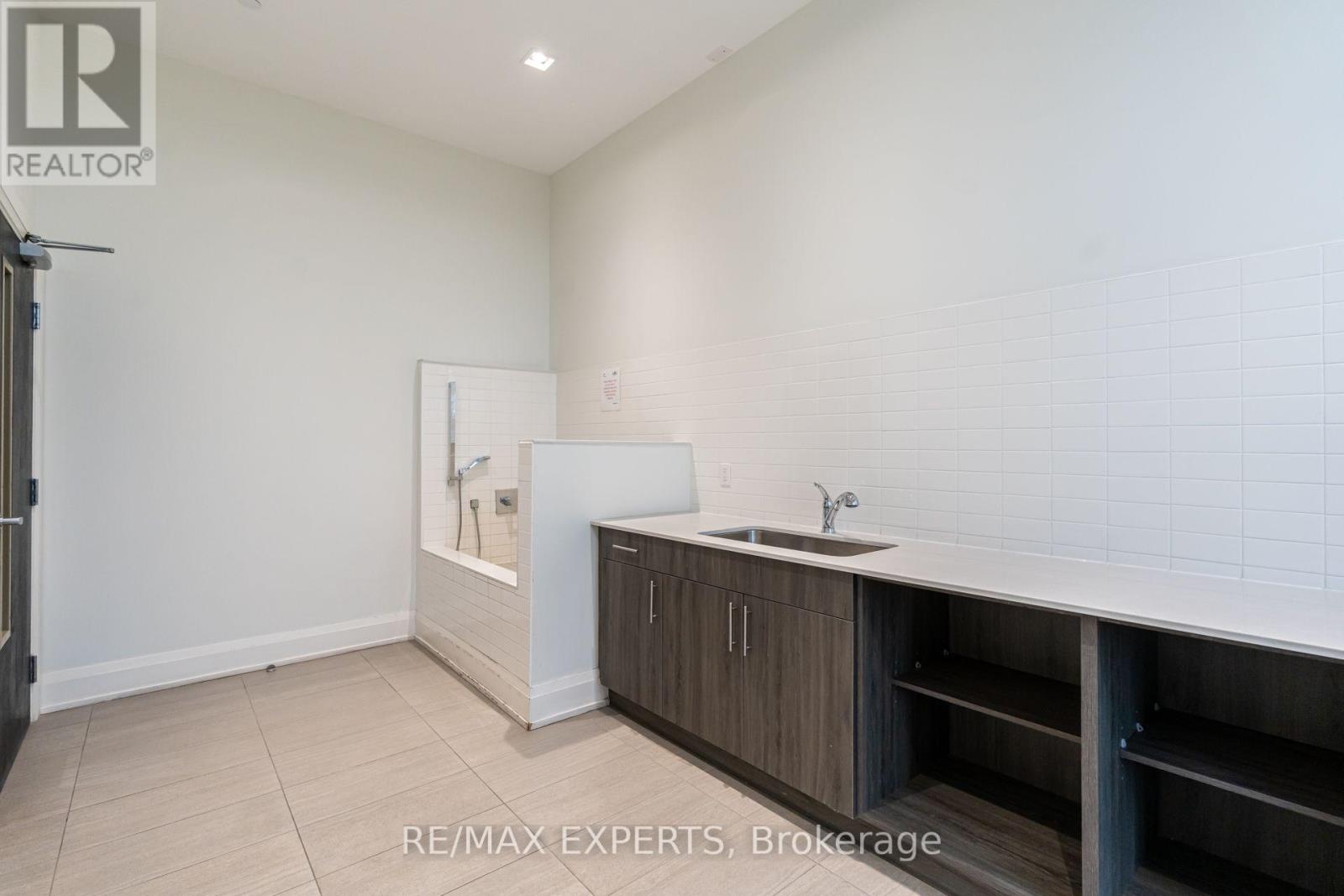 121 - 555 William Graham Drive, Aurora, Ontario  L4G 3L1 - Photo 24 - N13587068