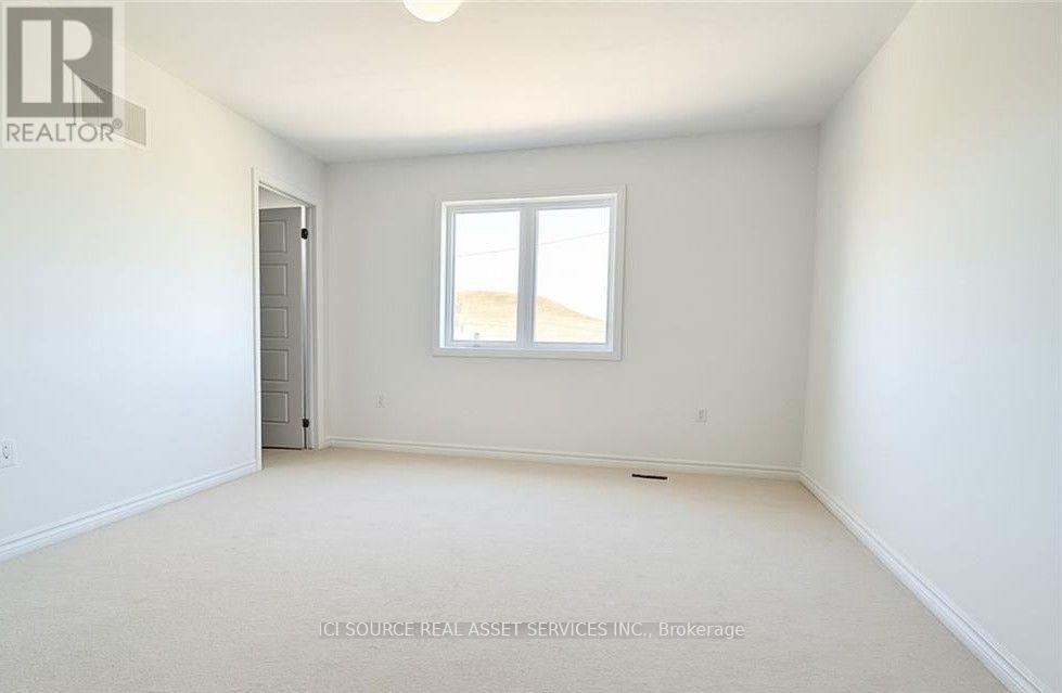 933 Amand Drive, Kitchener, Ontario N2E 3Y2 - Photo 9 - X13587076