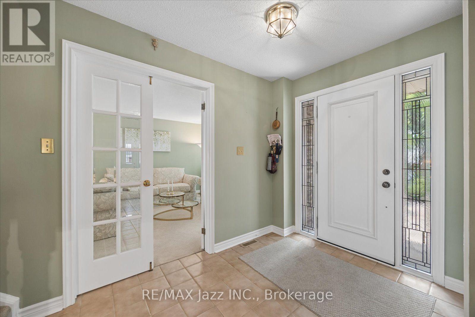 38 Trinity Crescent, Whitby, Ontario L1N 6L2 - Photo 3 - E13587214