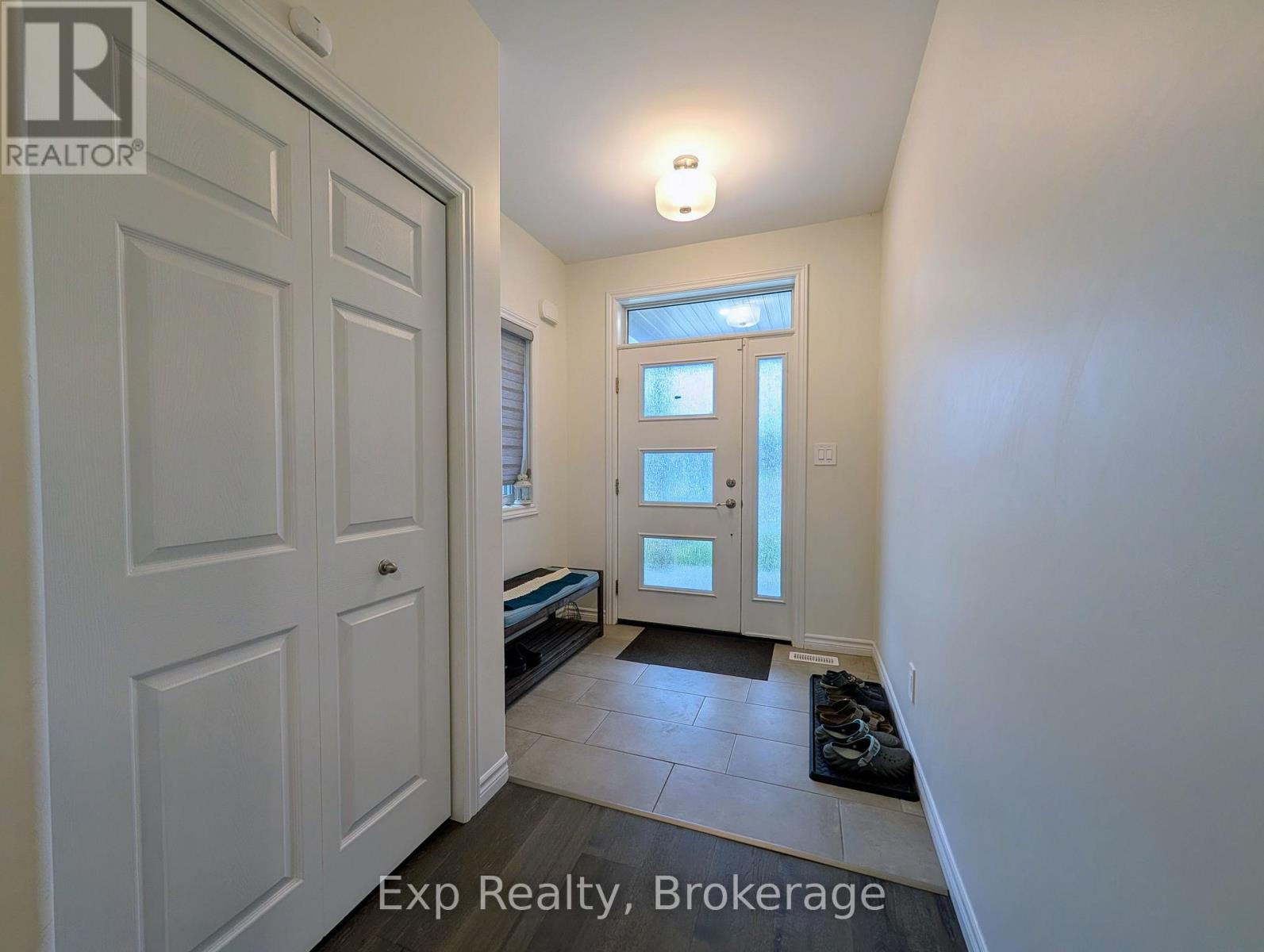 96 Athabaska Drive, Belleville, Ontario  K8N 0T2 - Photo 3 - X13587108