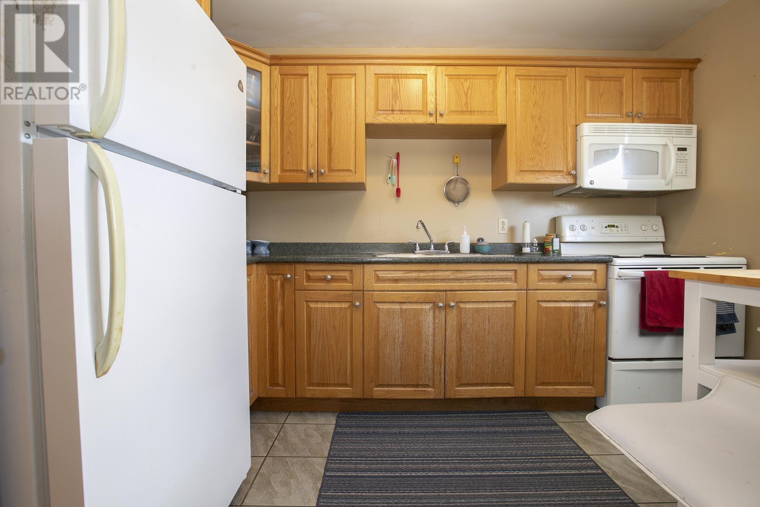 379 Chambers Ave, Sault Ste. Marie, Ontario  P6A 4W4 - Photo 7 - SM260679