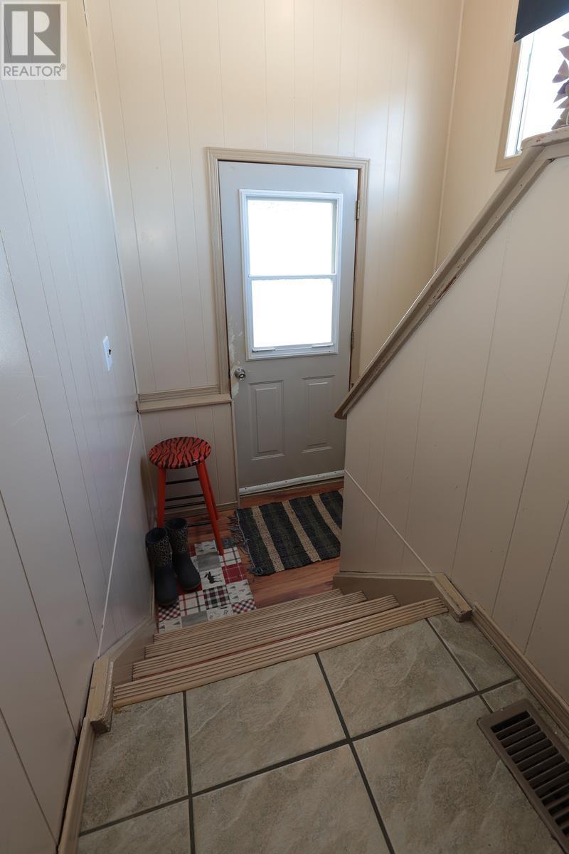 379 Chambers Ave, Sault Ste. Marie, Ontario  P6A 4W4 - Photo 4 - SM260679