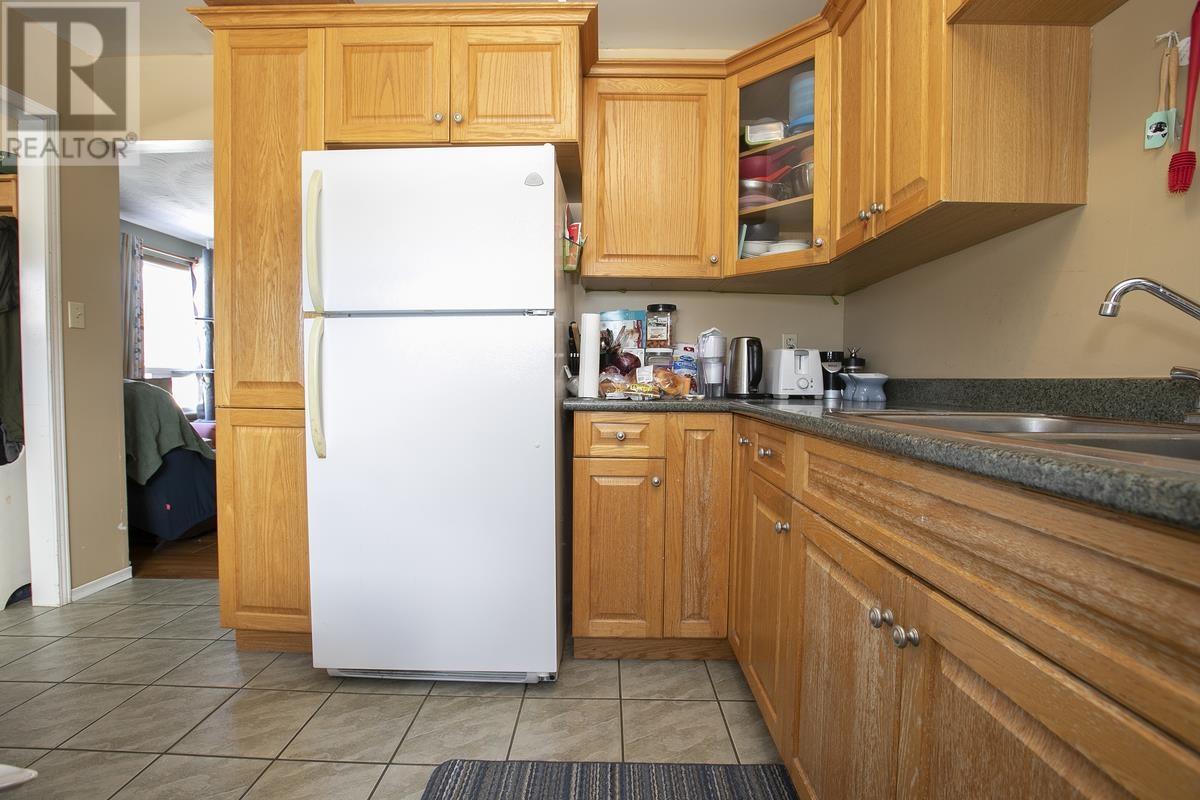 379 Chambers Ave, Sault Ste. Marie, Ontario  P6A 4W4 - Photo 9 - SM260679