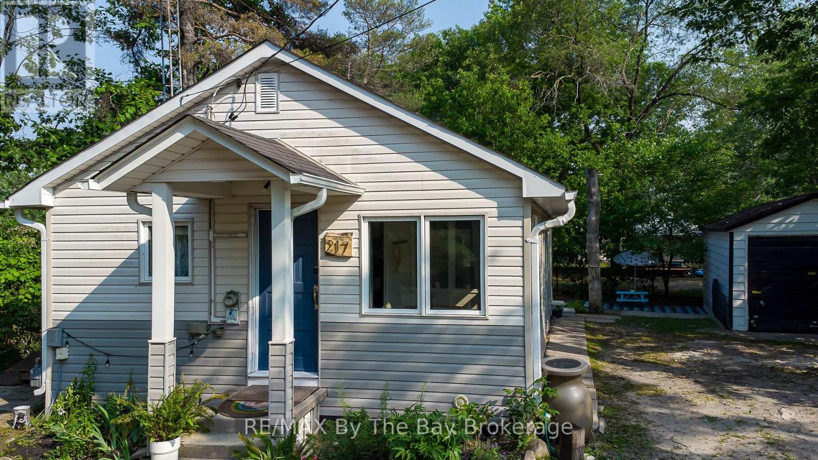 217 Dunkerron Avenue, Wasaga Beach, Ontario  L9Z 2G7 - Photo 10 - S13587204