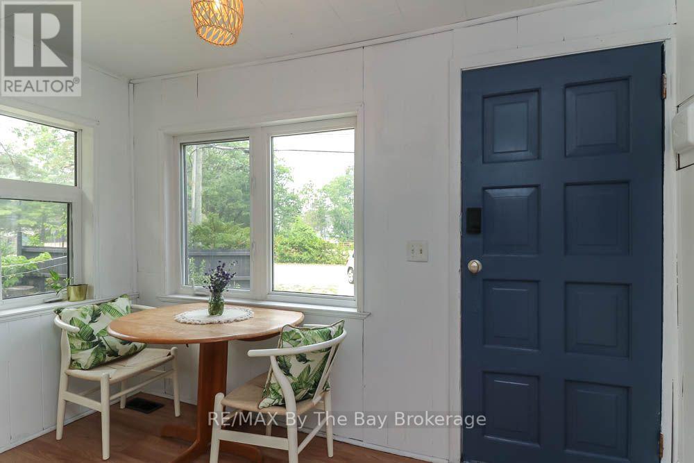 217 Dunkerron Avenue, Wasaga Beach, Ontario  L9Z 2G7 - Photo 11 - S13587204