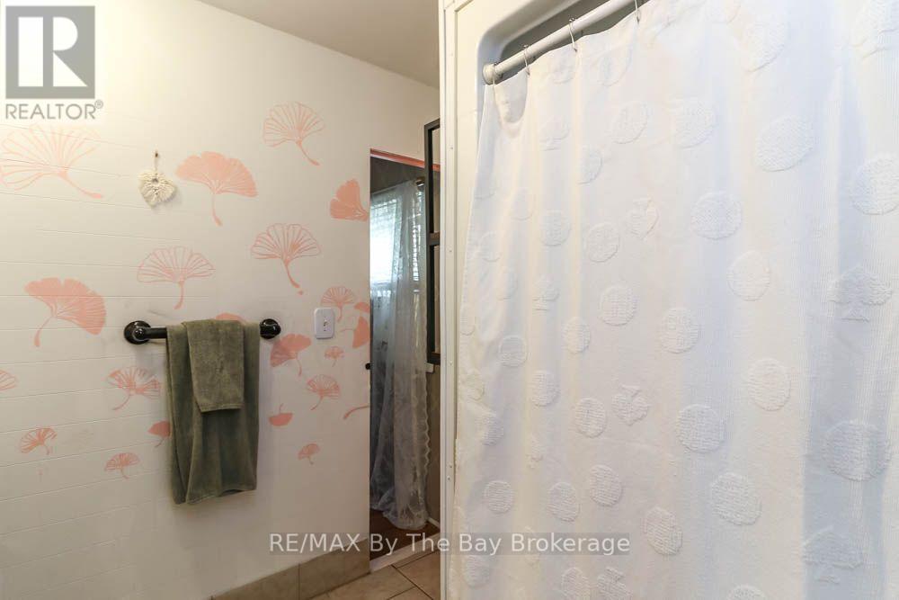 217 Dunkerron Avenue, Wasaga Beach, Ontario  L9Z 2G7 - Photo 32 - S13587204