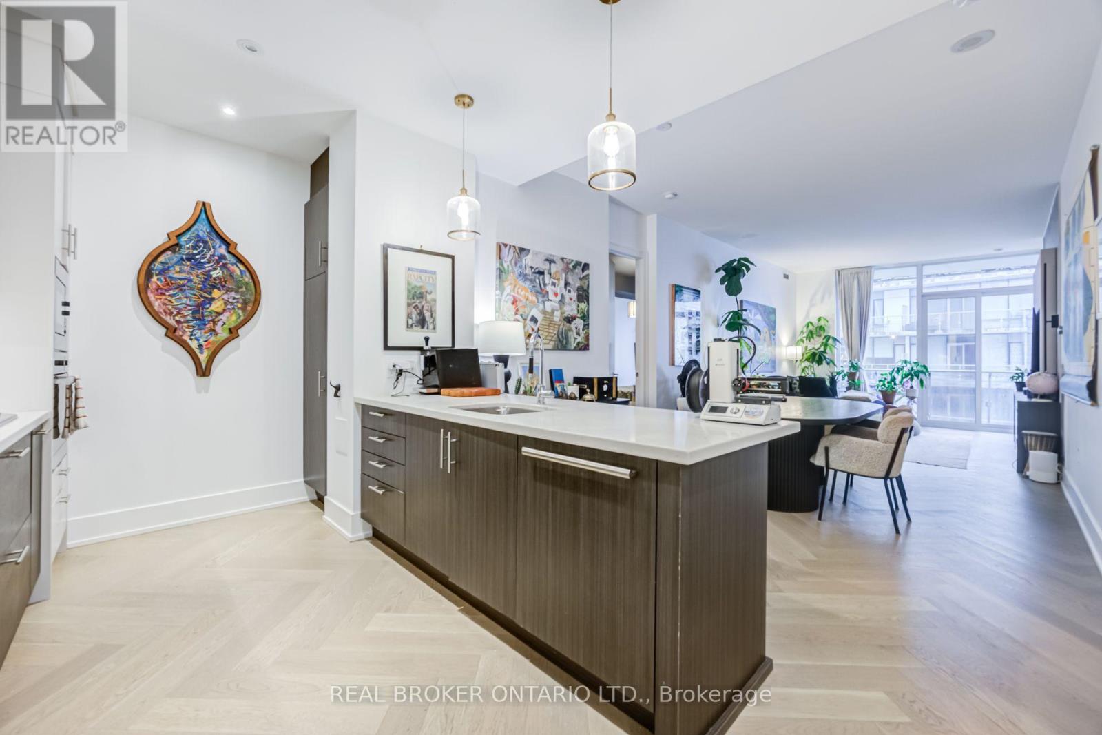 916 - 29 Queens Quay E, Toronto, Ontario M5E 0A4 - Photo 3 - C13587172