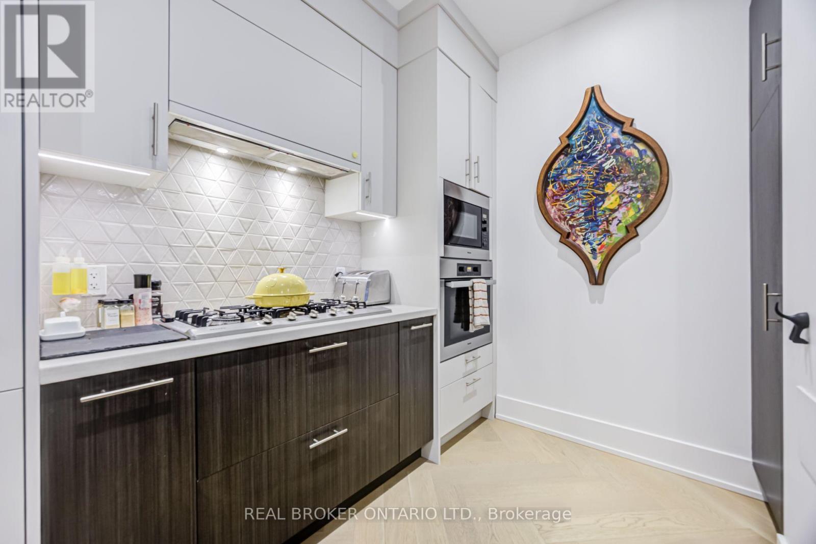 916 - 29 Queens Quay E, Toronto, Ontario M5E 0A4 - Photo 4 - C13587172