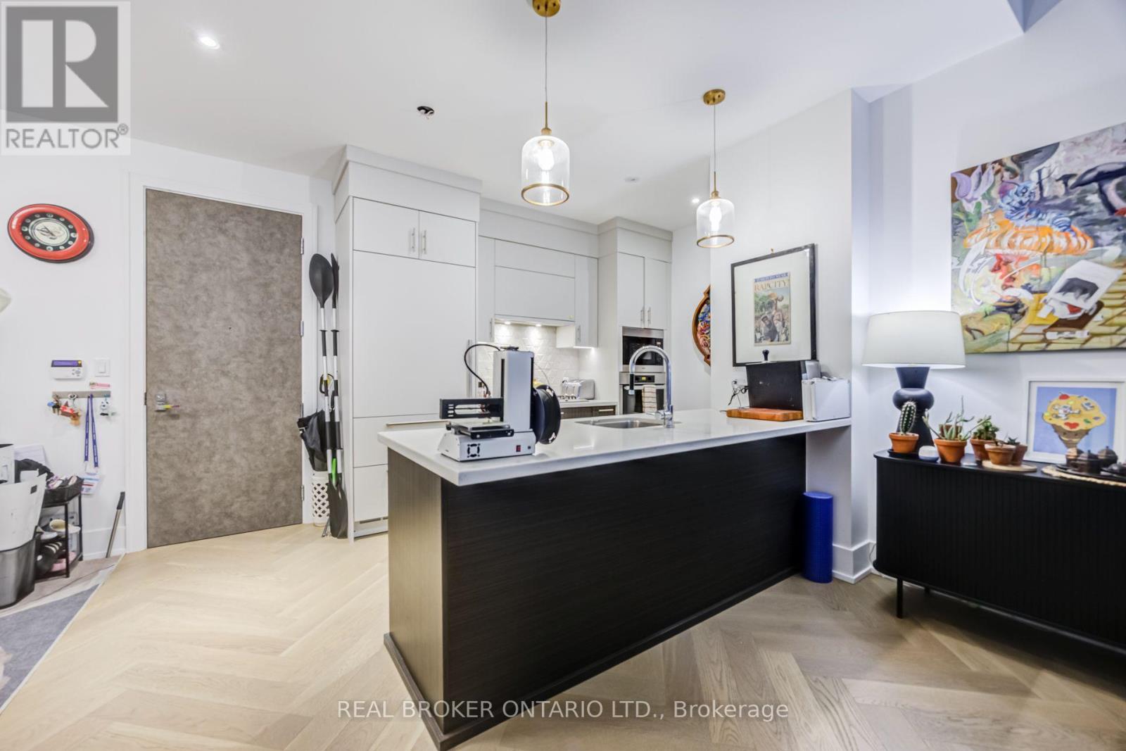 916 - 29 Queens Quay E, Toronto, Ontario M5E 0A4 - Photo 5 - C13587172