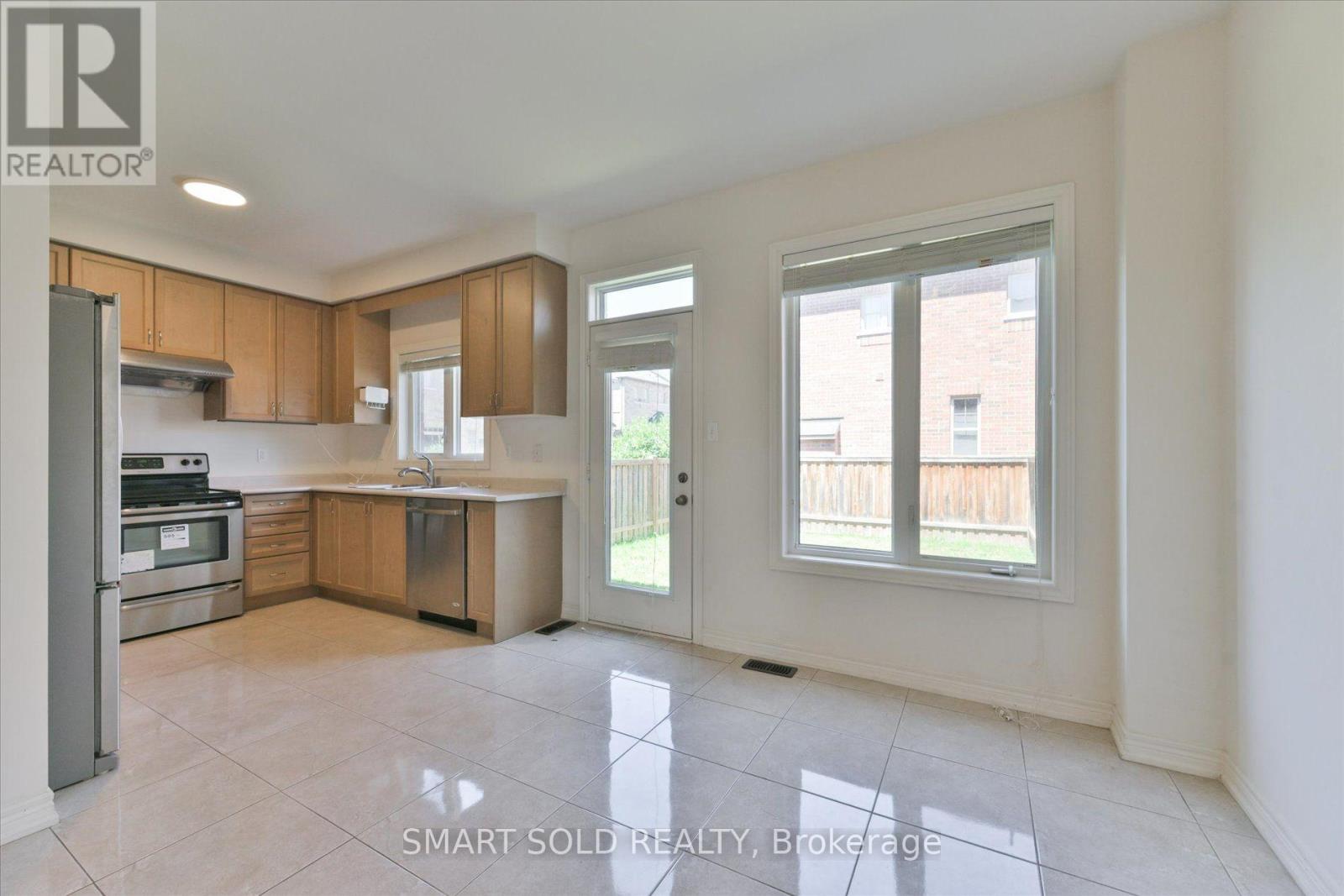 76 Christian Ritter Drive, Markham, Ontario  L6C 0V9 - Photo 8 - N13587170