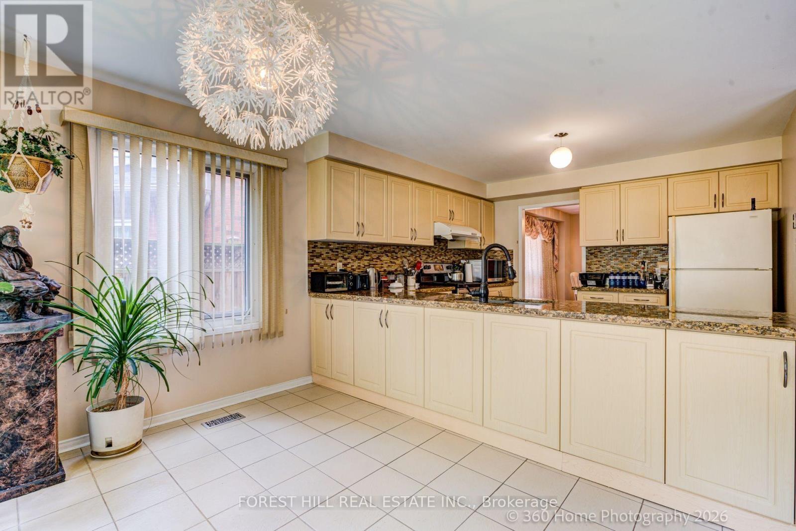 3679 Loyalist Drive, Mississauga, Ontario  L5L 4S9 - Photo 7 - W13587194