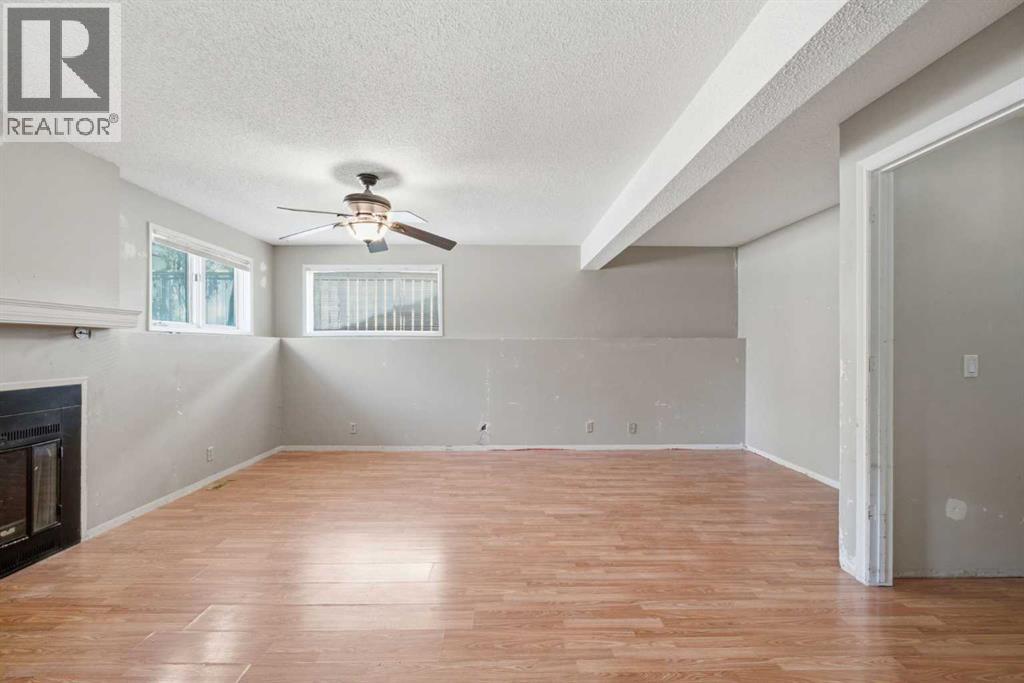 39 Woodglen Way Sw, Calgary, Alberta  T2W 4W8 - Photo 25 - A2328228