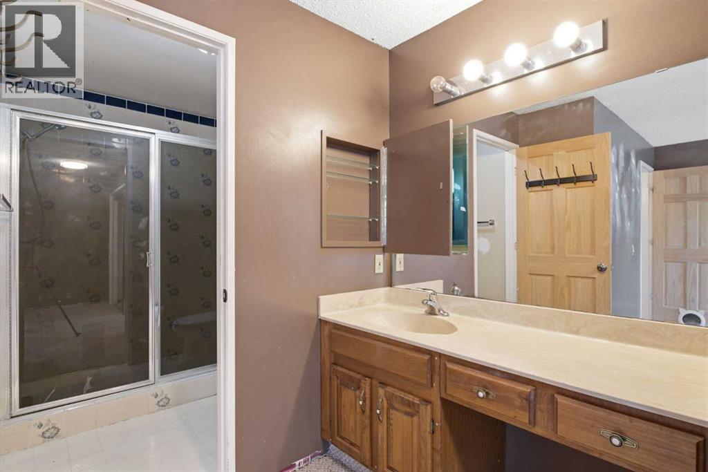39 Woodglen Way Sw, Calgary, Alberta  T2W 4W8 - Photo 17 - A2328228