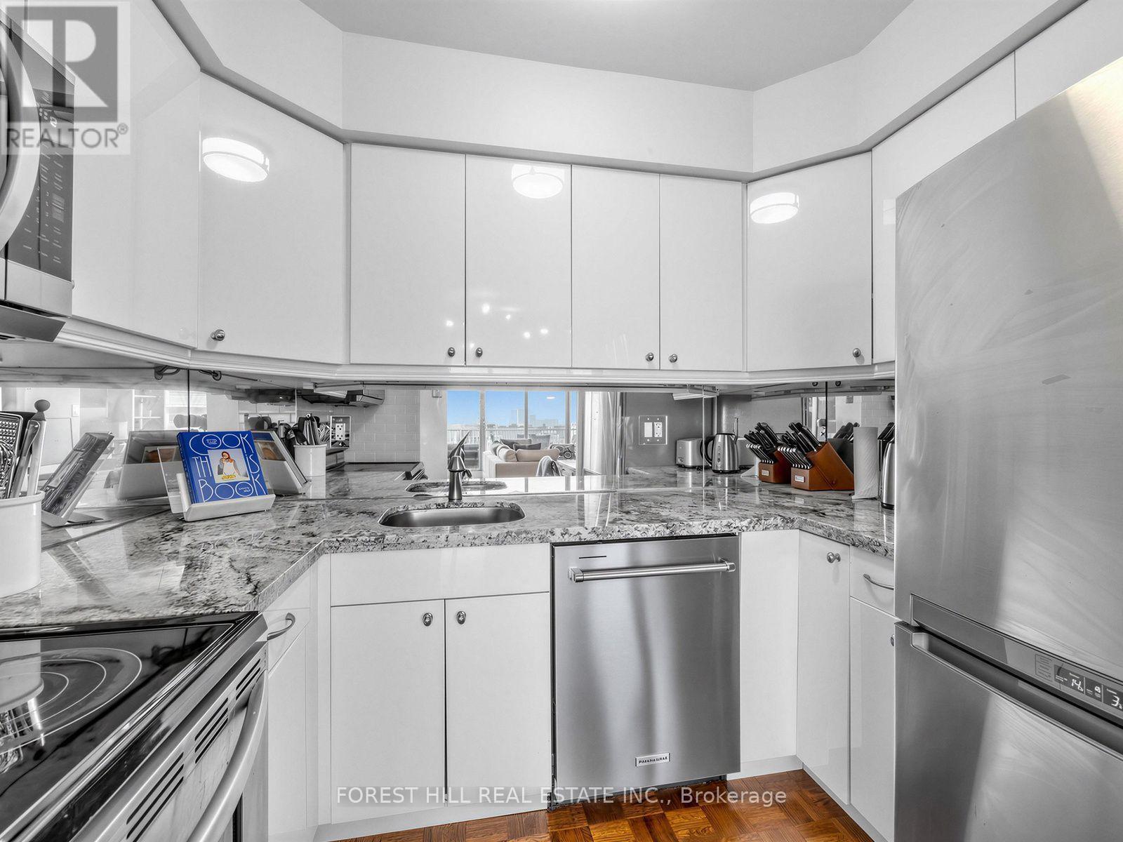 1006 - 190 St. George Street, Toronto, Ontario  M5R 2N4 - Photo 13 - C13587290