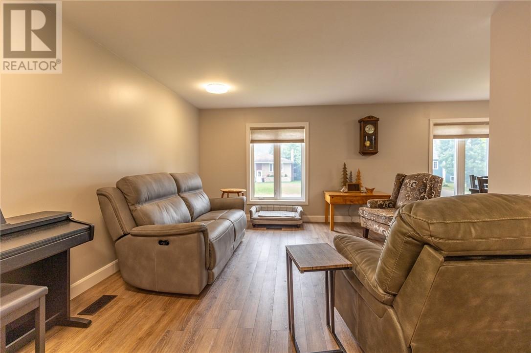 11 Jarbeau Street, Mckerrow, Ontario  P0P 1M0 - Photo 18 - 2129348