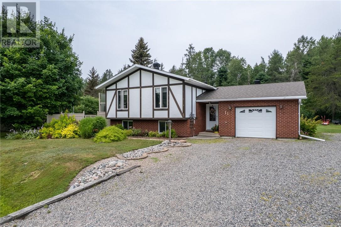 11 Jarbeau Street, Mckerrow, Ontario  P0P 1M0 - Photo 2 - 2129348