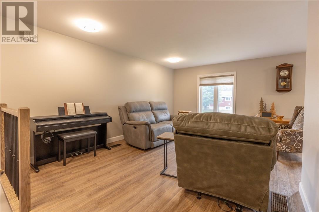 11 Jarbeau Street, Mckerrow, Ontario  P0P 1M0 - Photo 20 - 2129348