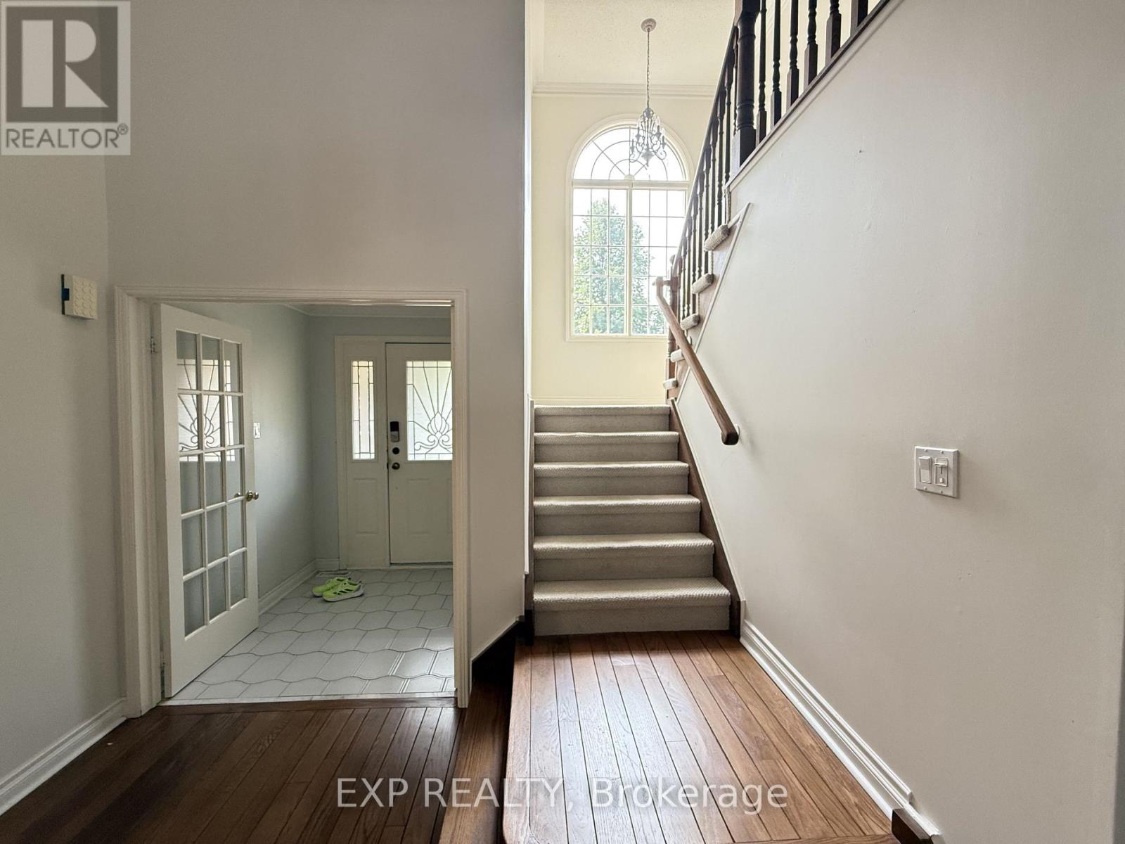 40 Cranberry Lane, Aurora, Ontario  L4G 5Z3 - Photo 3 - N13587324