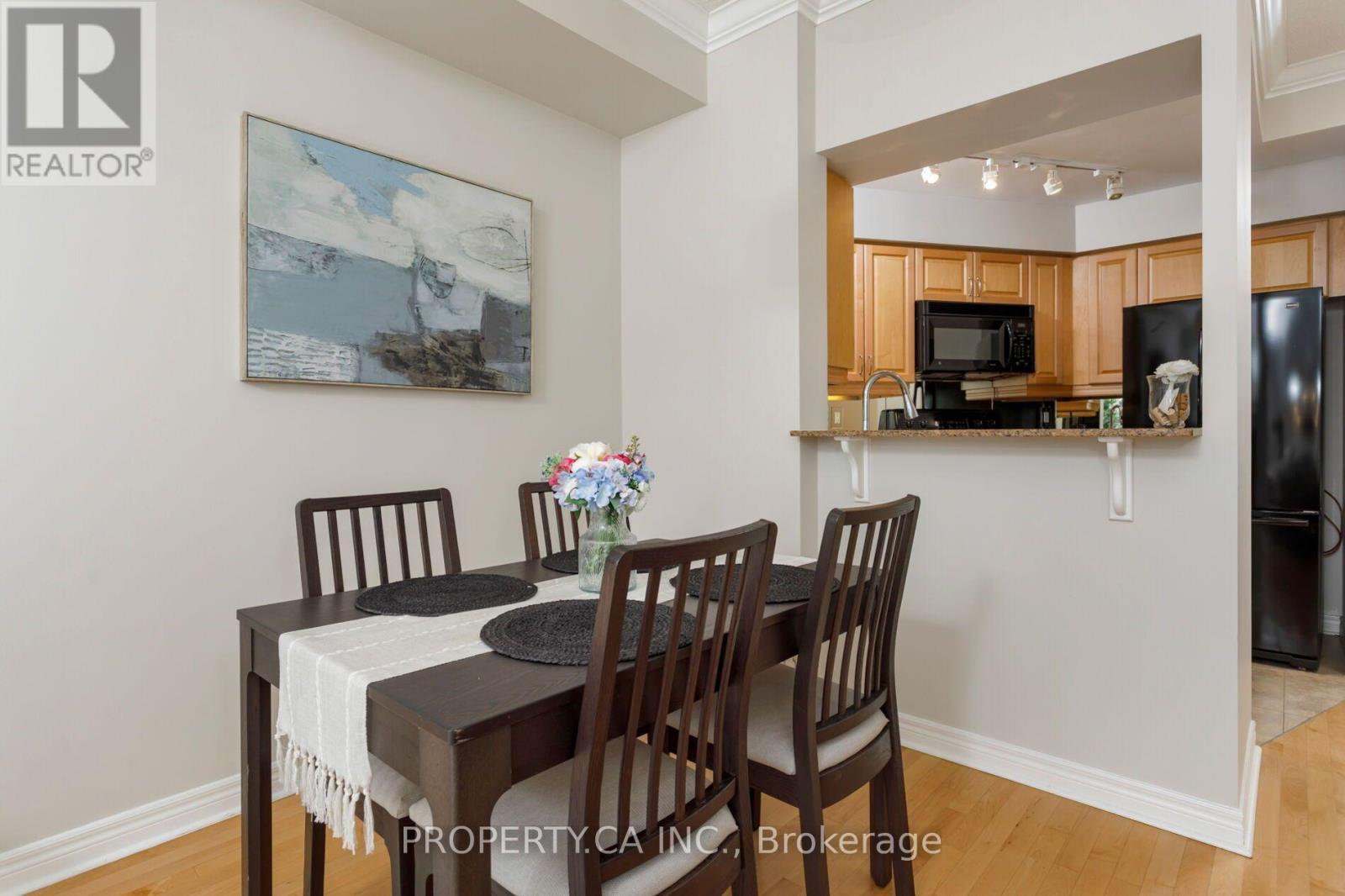 204 - 40 Old Mill Road, Oakville, Ontario  L6J 7W2 - Photo 4 - W13587226