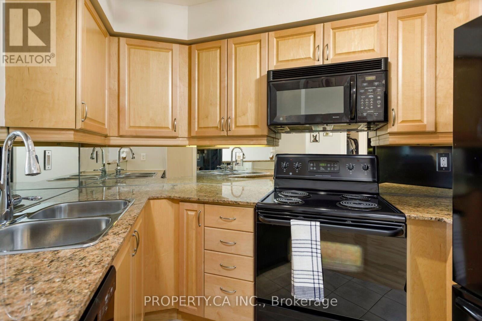 204 - 40 Old Mill Road, Oakville, Ontario  L6J 7W2 - Photo 5 - W13587226