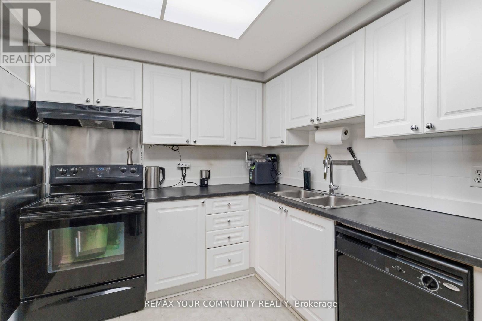 1109 - 135 Hillcrest Avenue, Mississauga, Ontario  L5B 4B1 - Photo 12 - W13587240