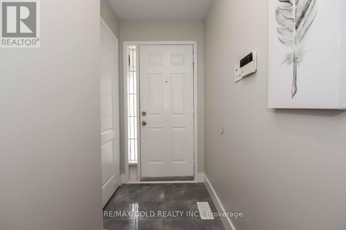 35 Needlewood Lane, Brampton, Ontario  L6R 2N3 - Photo 8 - W13587348