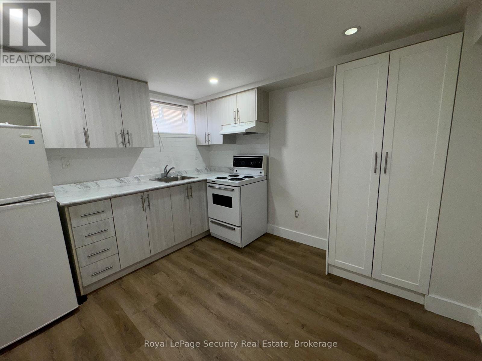 1b - 56 Leduc Drive, Toronto, Ontario  M9W 2A9 - Photo 4 - W13587364
