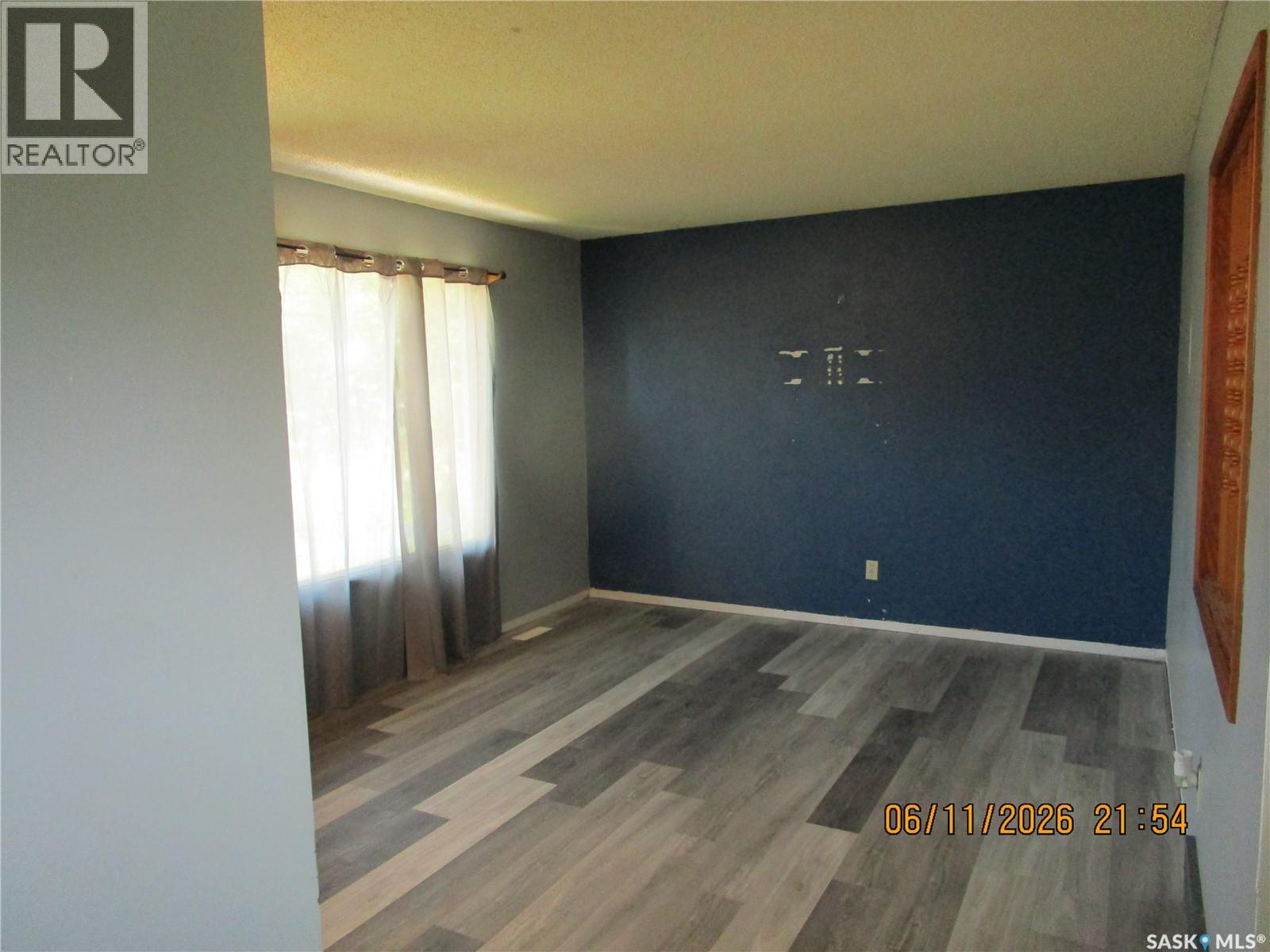 504 4th Avenue W, Assiniboia, Saskatchewan  S0H 0B0 - Photo 13 - SK042771