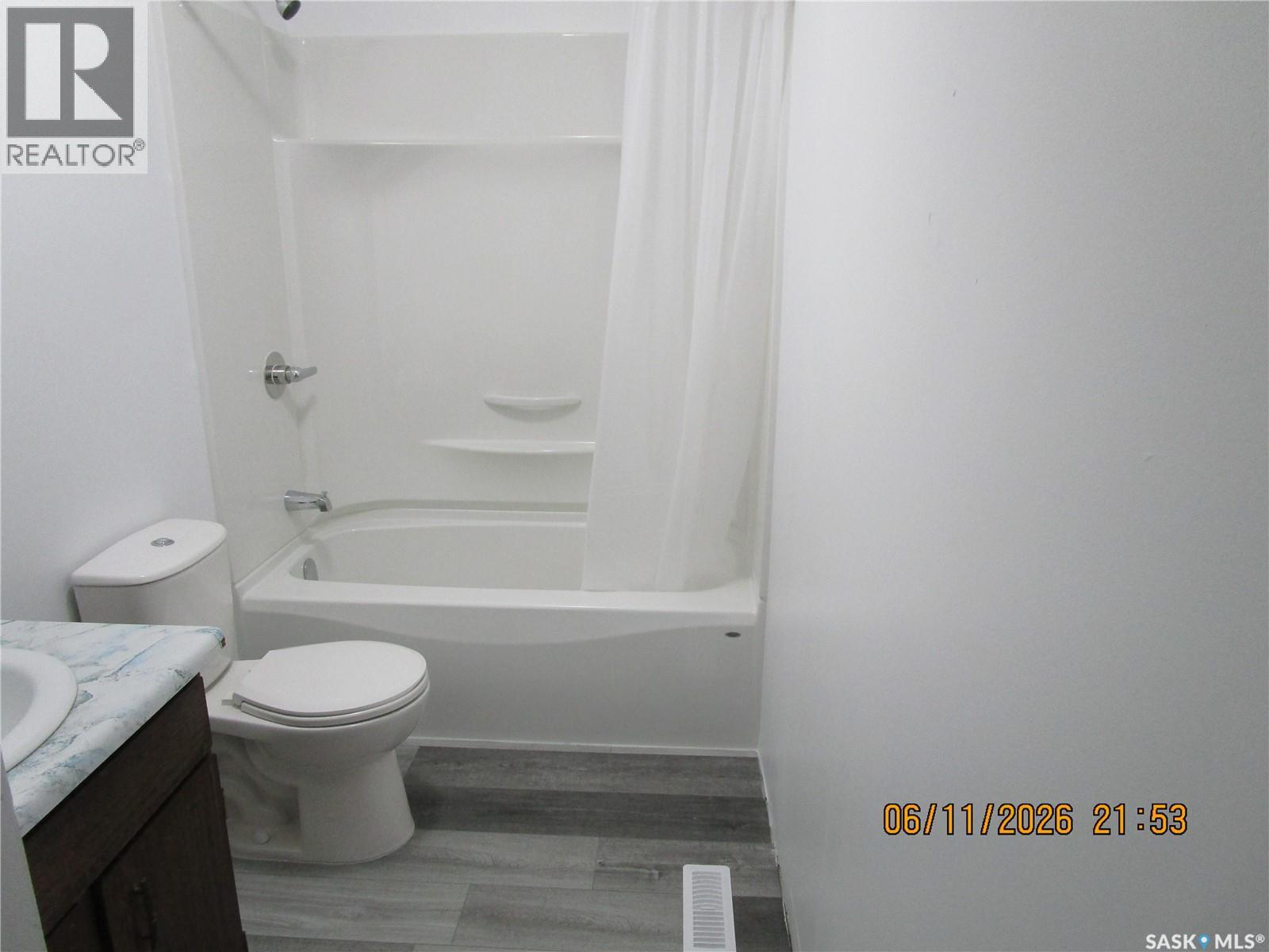 504 4th Avenue W, Assiniboia, Saskatchewan  S0H 0B0 - Photo 14 - SK042771