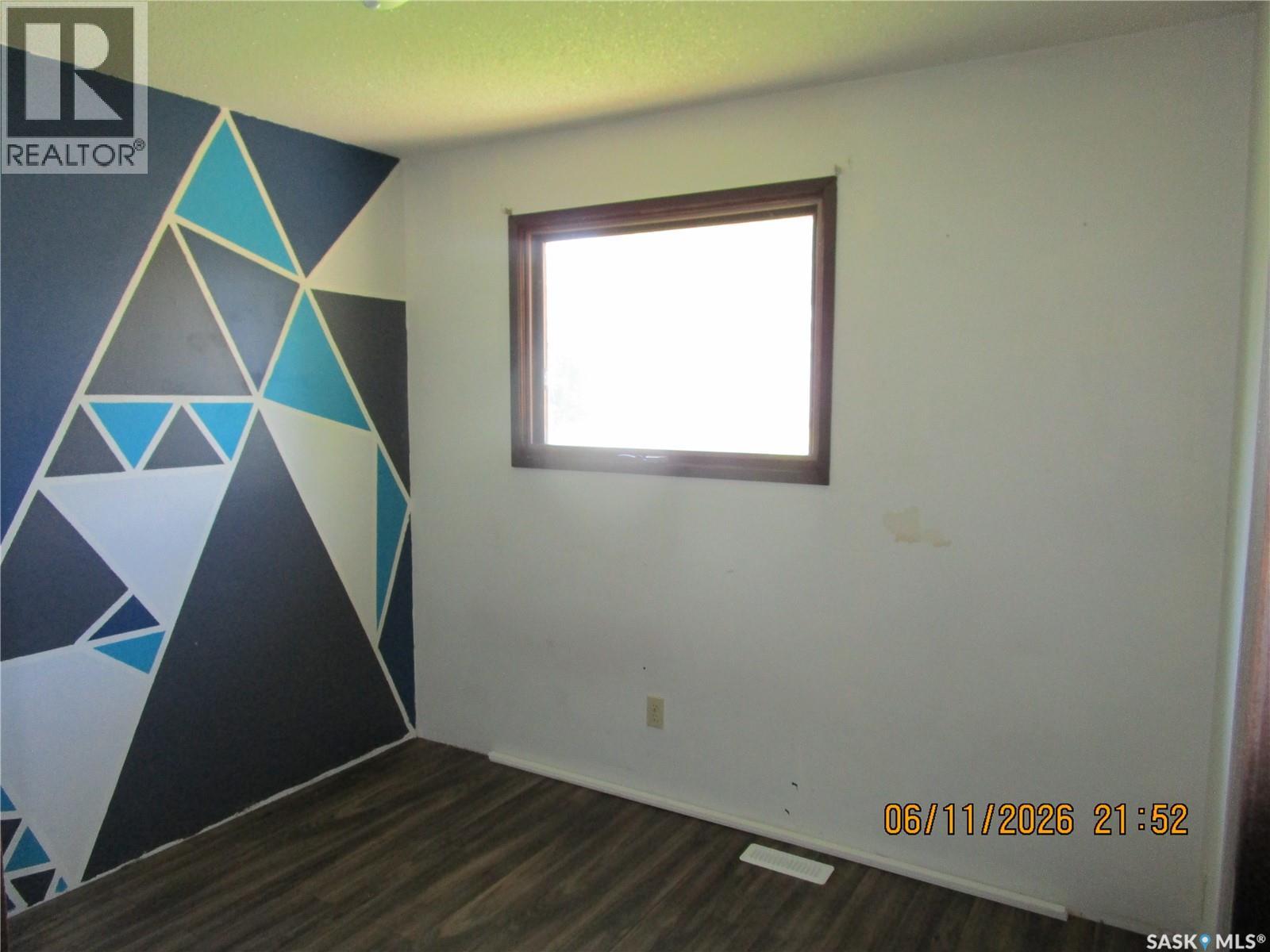 504 4th Avenue W, Assiniboia, Saskatchewan  S0H 0B0 - Photo 15 - SK042771