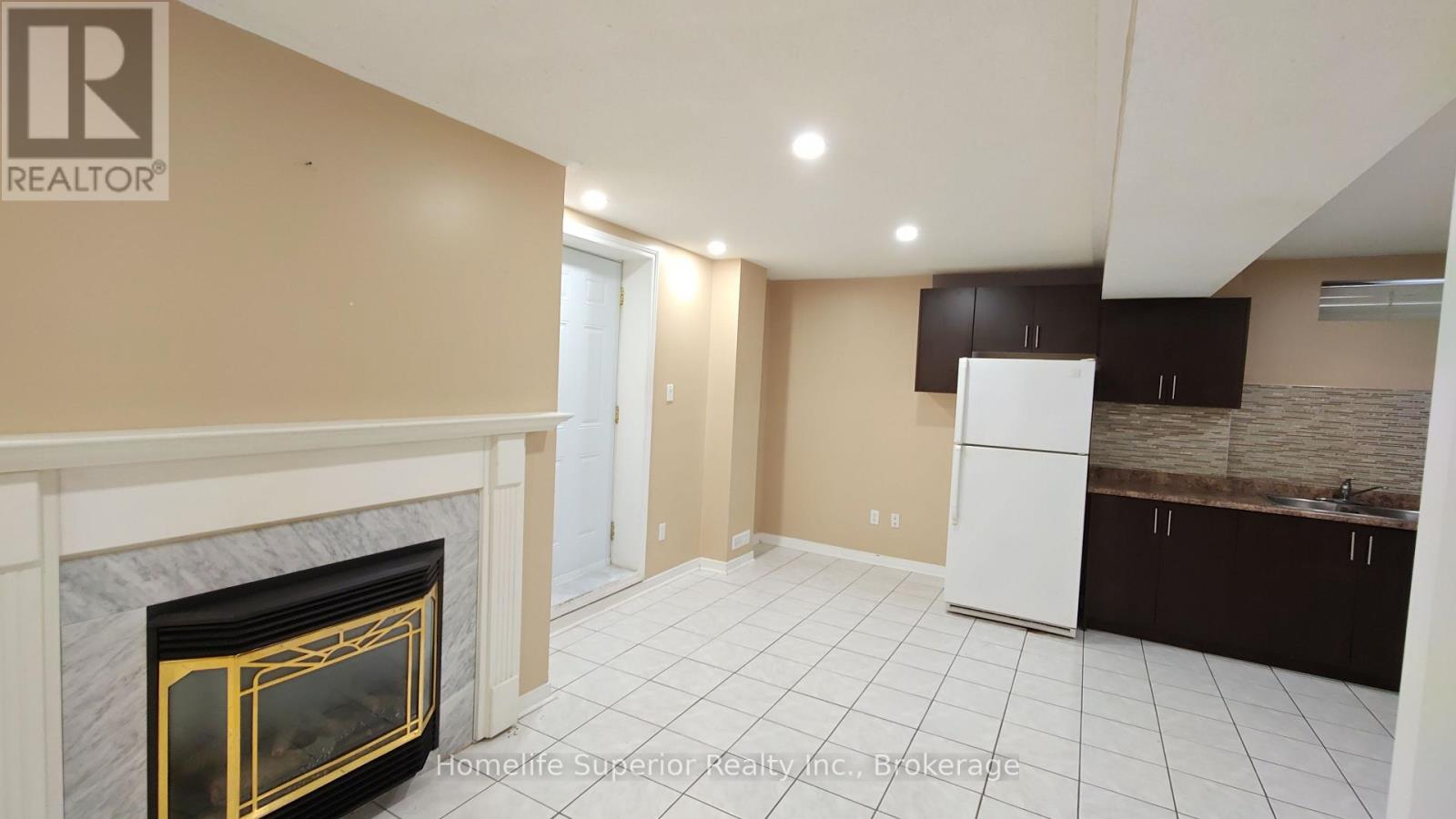 17 Summerfield Crescent, Brampton (Brampton West), Ontario  L6X 4K4 - Photo 7 - W13587588