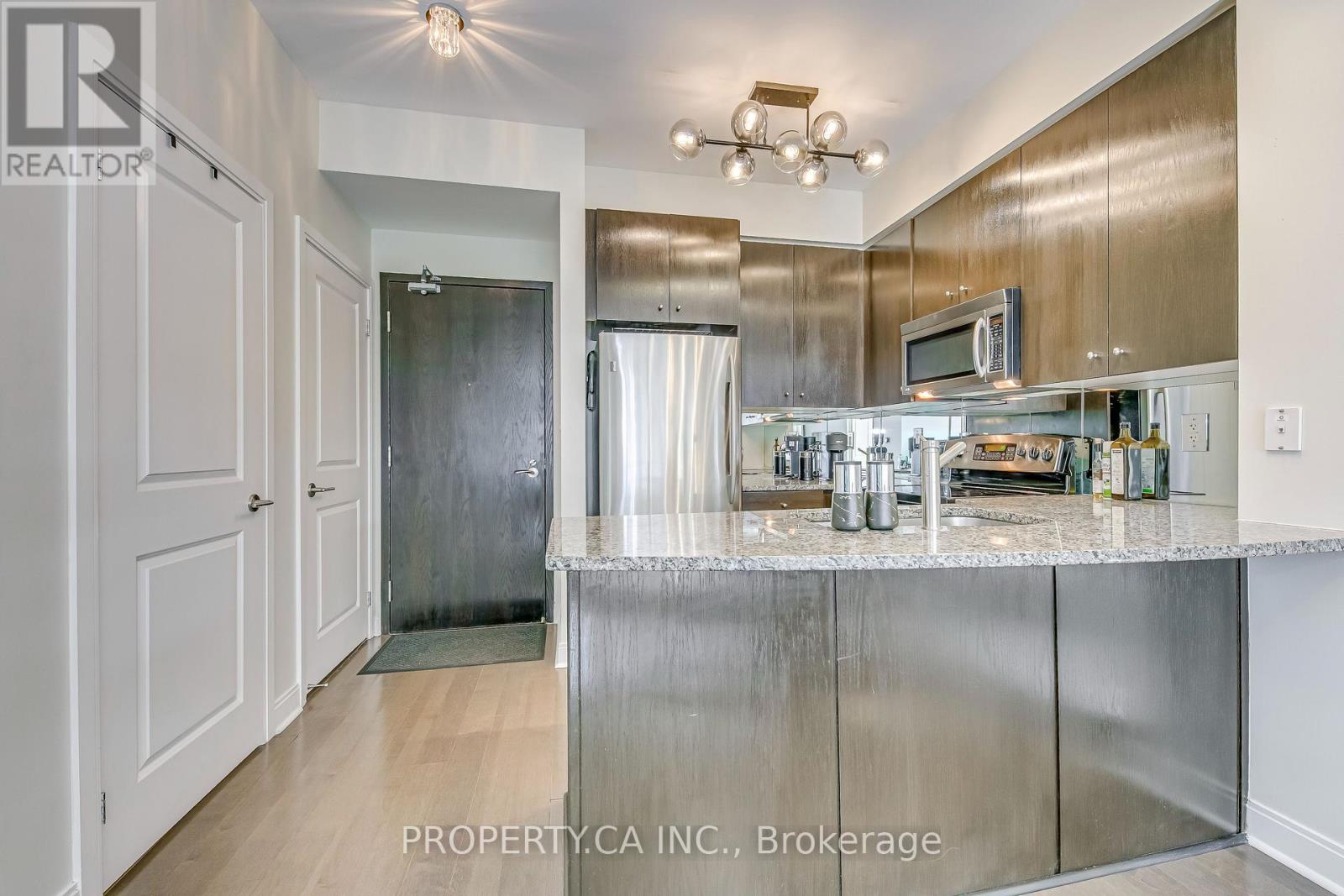 406 - 21 Scollard Street, Toronto, Ontario  M5R 1G1 - Photo 5 - C13587530