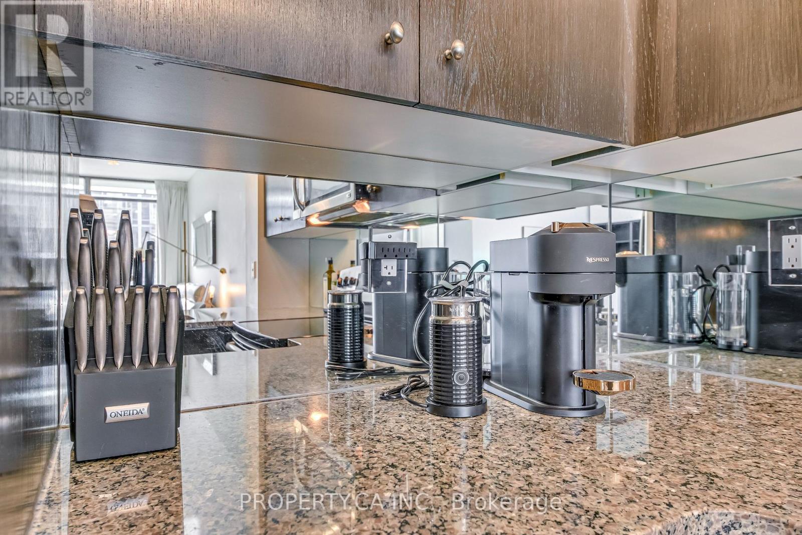 406 - 21 Scollard Street, Toronto, Ontario  M5R 1G1 - Photo 8 - C13587530