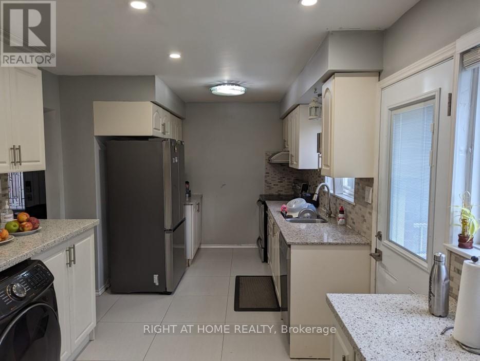 148 Sexton Crescent, Toronto, Ontario  M2H 2L6 - Photo 7 - C13587532