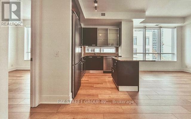 2401 - 21 Balmuto Street, Toronto, Ontario  M4Y 1W4 - Photo 2 - C13587702